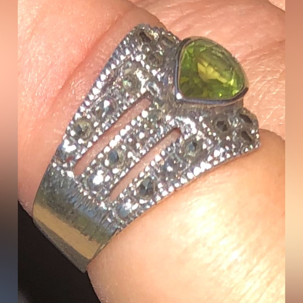 L25: Set Of 2 Unique Pear Shape E/W Set Peridot R… - image 5